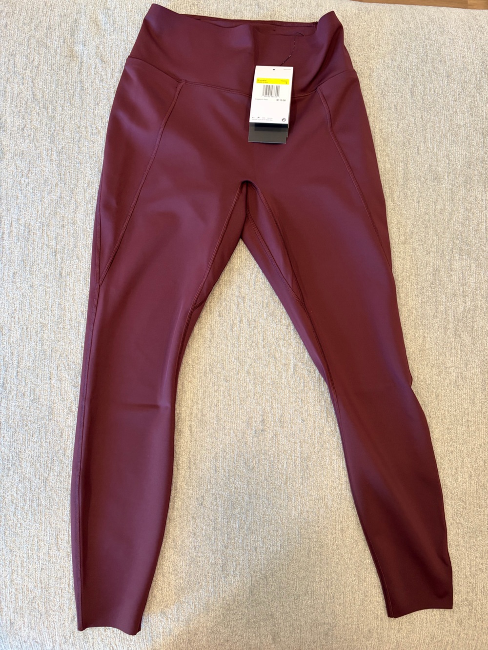 Nike Universa High-Rise 7/8 Leggings • NWT • Women’s small NEW Maroon and Black